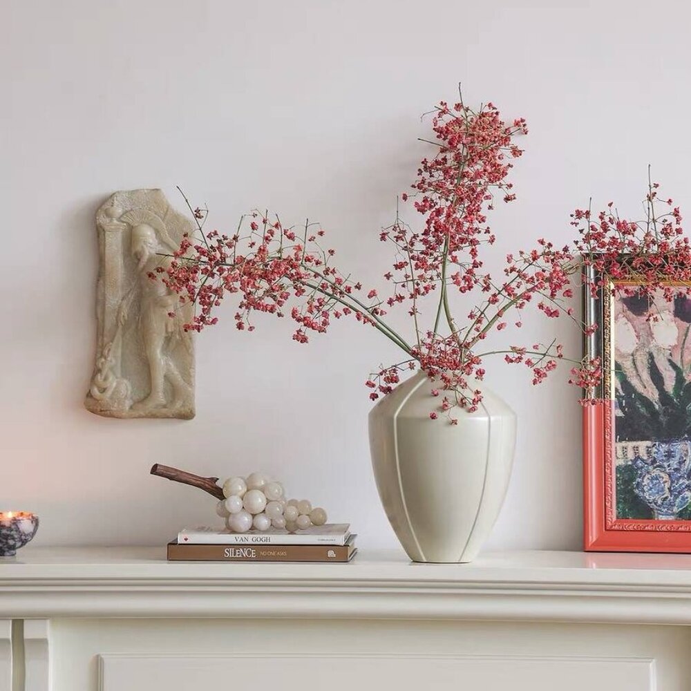 Sculpted Ceramic Flower Vase – Cream